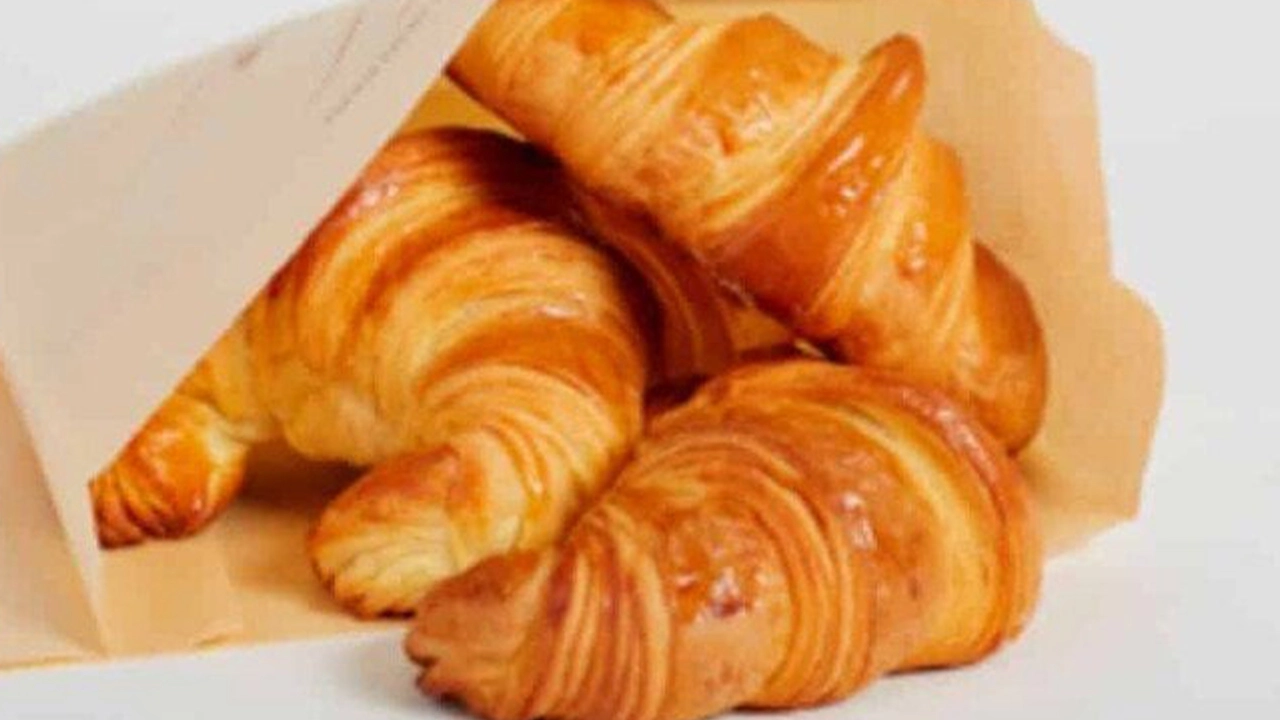 وفر فلوس جوزك… طريقة تحضير الكرواسون البيتي بأقل تكلفة وألذ وأطعم من الجاهز